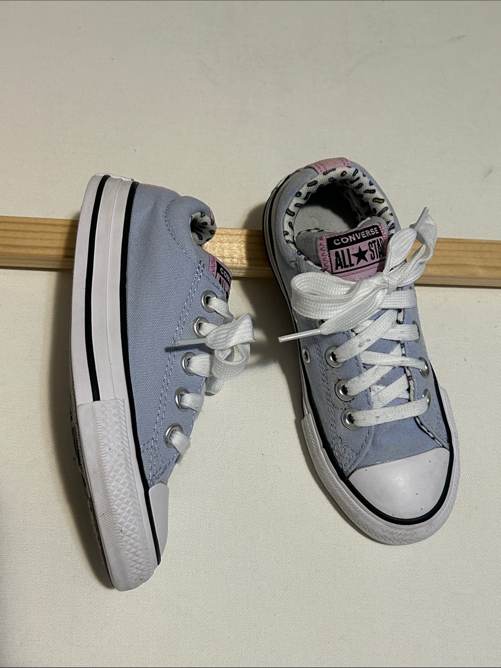 Converse Kids Light Blue Canvas Low-Top Sneakers with Pink Accent